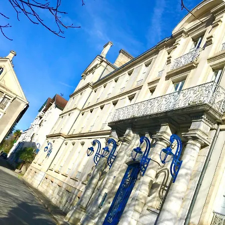 Pyrene Holidays - Le Grand - 4 Etoiles A 2 Pas Des Thermes De Les Bains